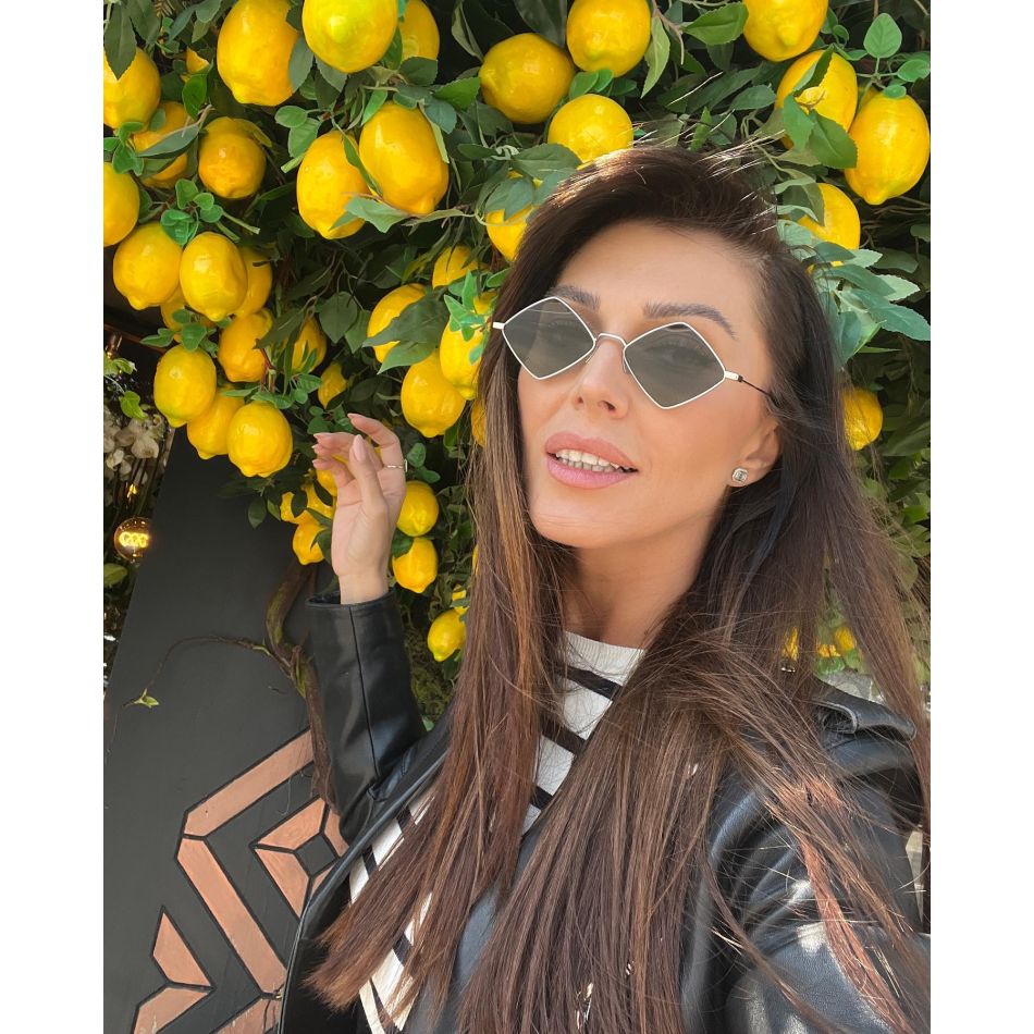 În timp ce Ilinca Vandici anunța despărțirea, Andrei Neacșu era în vacanță alături de o tânără misterioasă