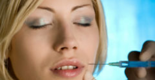 Dependenta de operatii estetice, descurajata de medici