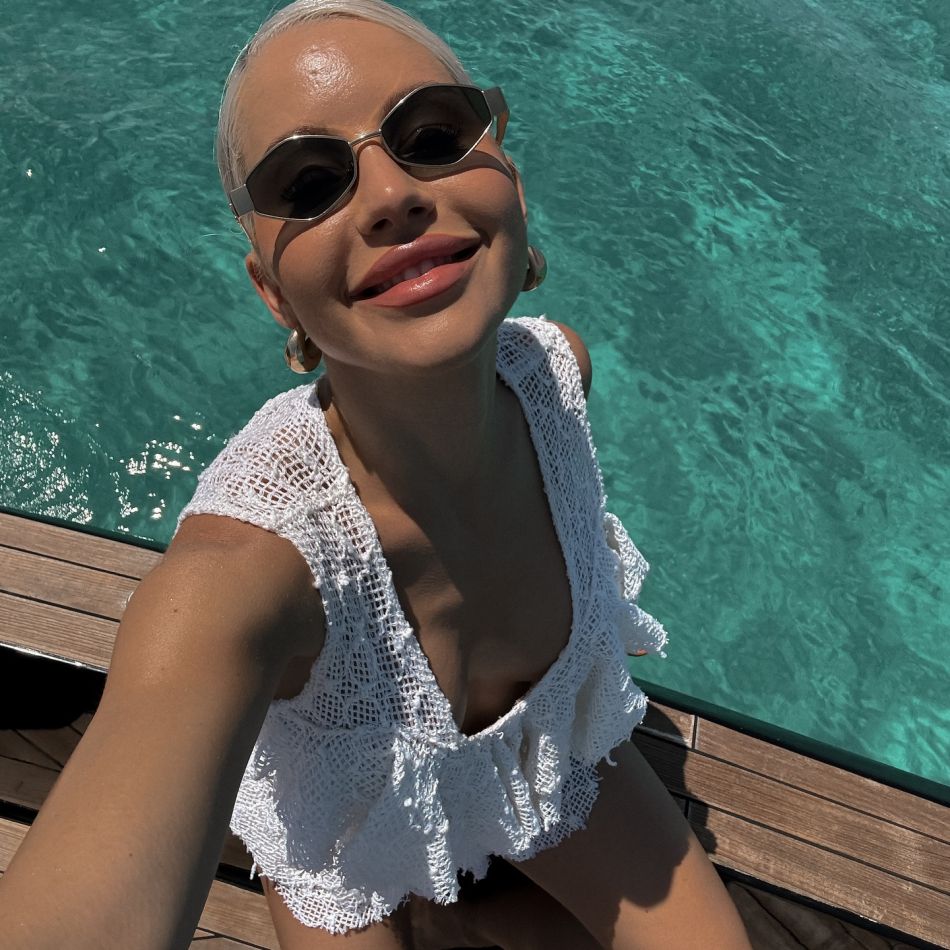 Carmen Grebenișan iubește din nou, după divorțul de Alex Militaru! Cum a fost surprinsă influencerița?