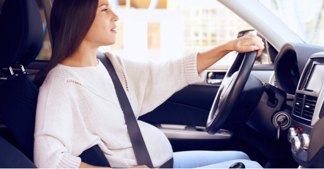 Însărcinată la volan: sfaturi pentru viitoarele mămici