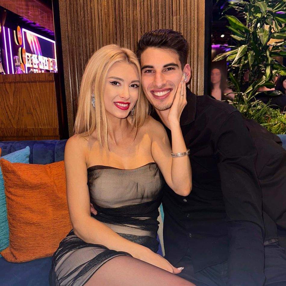 Andreea Bălan a stârnit hohote de râs, după ce nu a mai avut acces în propria casă: Când ești uituc, rămâi pe afară