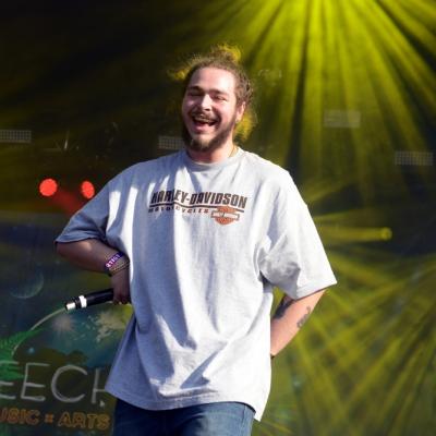 Post Malone s-a logodit cu Christy Lee. Inelul spectaculos ar putea valora până la 2 milioane de dolari