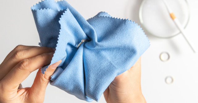 Cum să îți menții bijuteriile din argint ca noi – trucuri și sfaturi practice, folosind ingrediente pe care deja le ai în casă