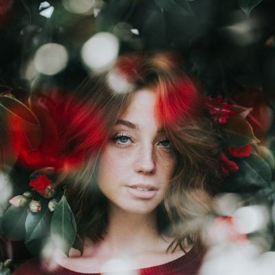 Florile regalității: De la Zei la Prințesele contemporane