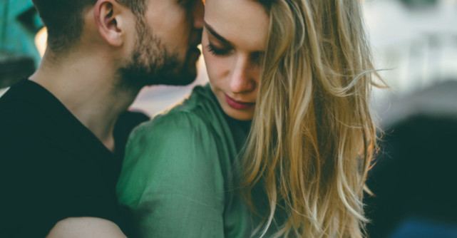 Ce ne facem cu partenerii nesiguri pe ei și gelozia în relații?