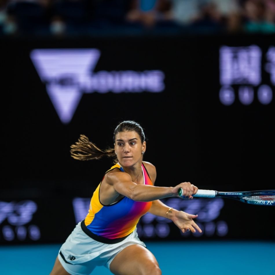 Sorana Cîrstea face spectacol la Roma! Victorie uriașă cu Ostapenko și prima semifinală WTA 1000 pe zgură