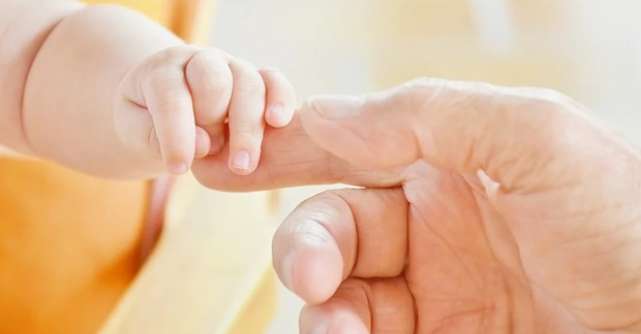 Pretenții absurde de părinți: Vrei să vezi bebelușul? Întâi trebuie să le faci curat în casă