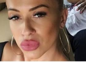 Anda Adam, gafă de proportii într-o parcare din Cluj! Artista și-a parcat bolidul pe locul persoanelor cu handicap