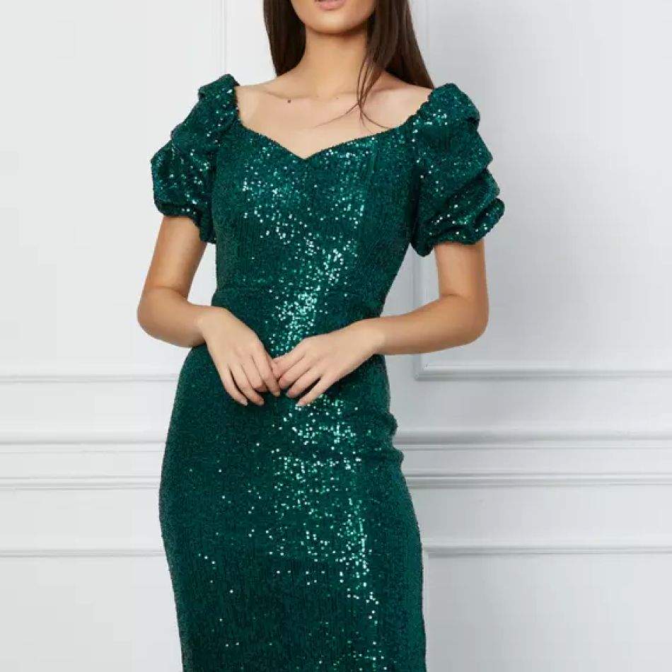 Rochii si salopete de Revelion sub 400 de lei. Ținute spectaculoase pentru noaptea dintre ani