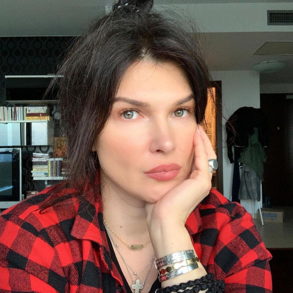 Cum a reușit Monica Bârlădeanu, la doar 16 ani, să își ajute familia? După moartea tatălui ei, vedeta a vrut să își ajute frații