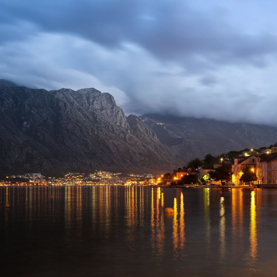 Descoperă frumusețea și tradițiile pascale în destinații ortodoxe din Europa