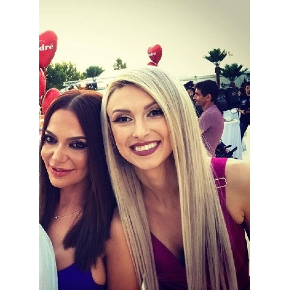 Andreea Antonescu a botezat-o pe micuța Venice Victoria. Victor Vrînceanu a lipsit din fotografiile de familie