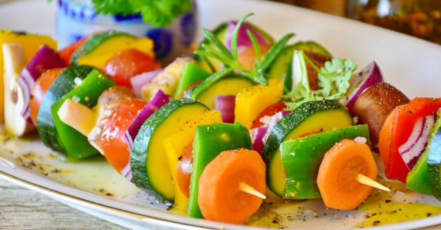 File de peste cu legume la tava, reteta fara gluten si cu doza dubla de omega-3