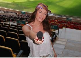Moment emoționant pe Național Arena: Raluka a cântat imnul României alături de mii de suporteri