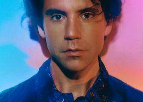 MIKA lansează noul single Modern Times