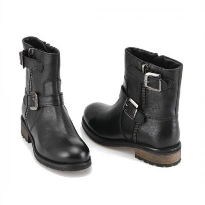 Ce gasim online in materie de ghete, botine si cizme scurte