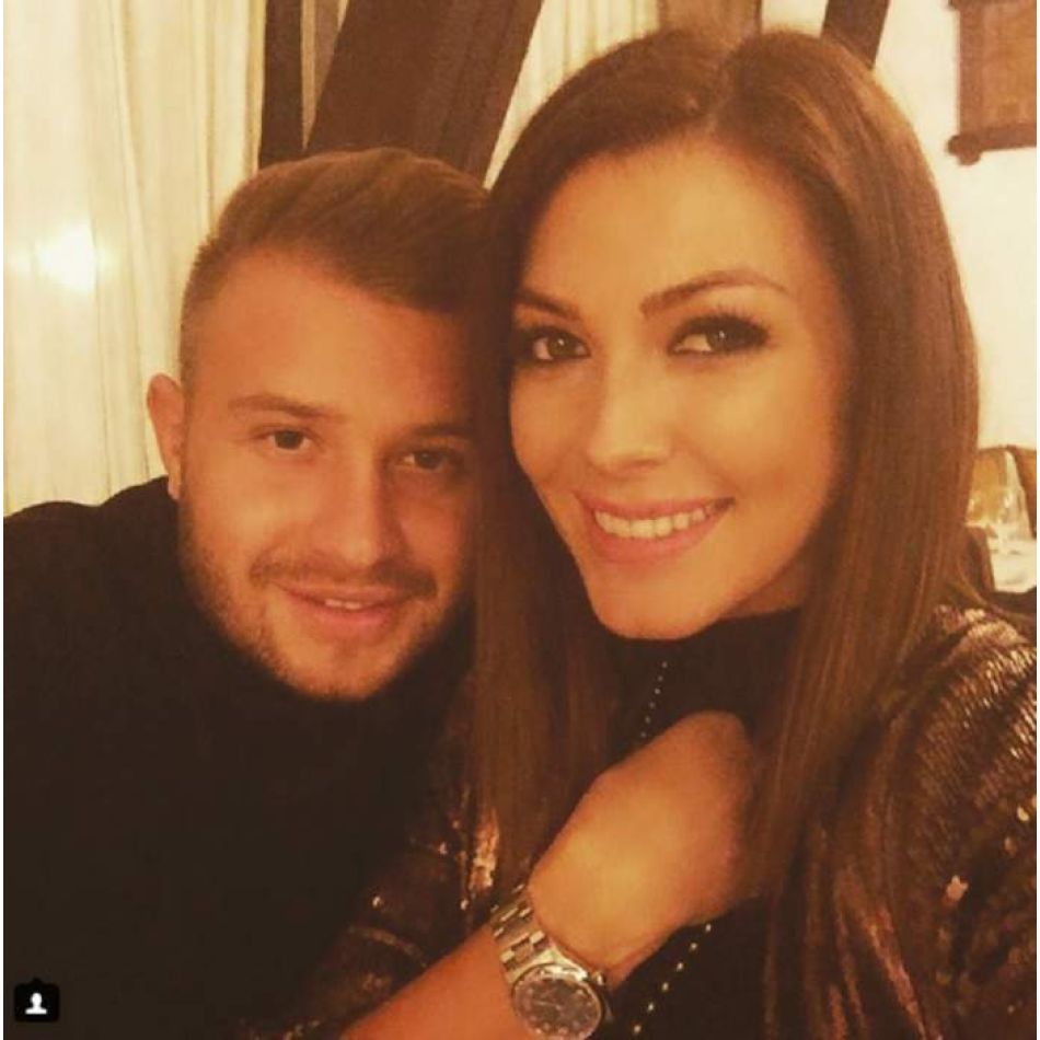 În timp ce Ilinca Vandici anunța despărțirea, Andrei Neacșu era în vacanță alături de o tânără misterioasă