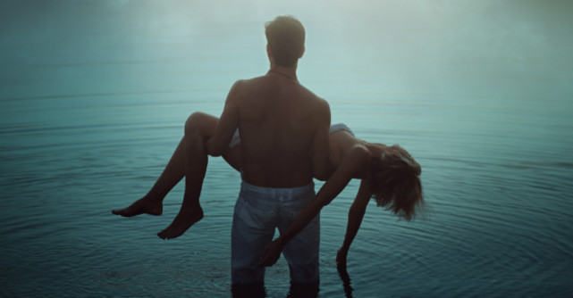 Când vei întâlni persoana potrivită vei înțelege că toate luptele au fost cu un scop