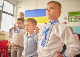 4 ani de la izbucnirea conflictului din Ucraina: 1 din 3 copii rămâne dependent de asistență umanitară