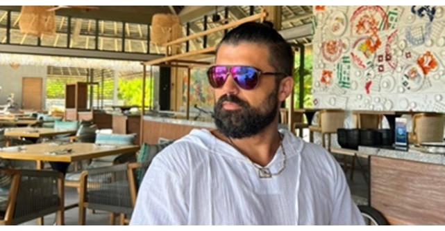 Cine este Ali Habron de la Insula Iubirii? Tânărul stomatolog atrage toate privirile 