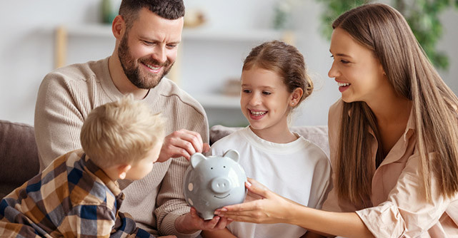 4 pași în educația financiară a copilului tău