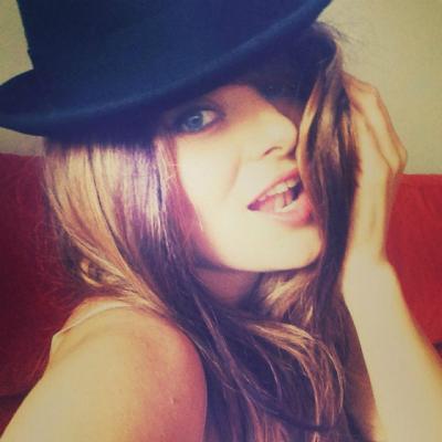 Video: Au ras in hohote de ea, dar au intrat in pamant de rusine cand i-au auzit vocea!