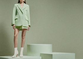 Verde fistic – culoarea-vedetă a acestui sezon: cum să o porți și să o integrezi în garderoba ta