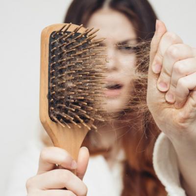 Uita de problema caderii parului prin aceste metode simple