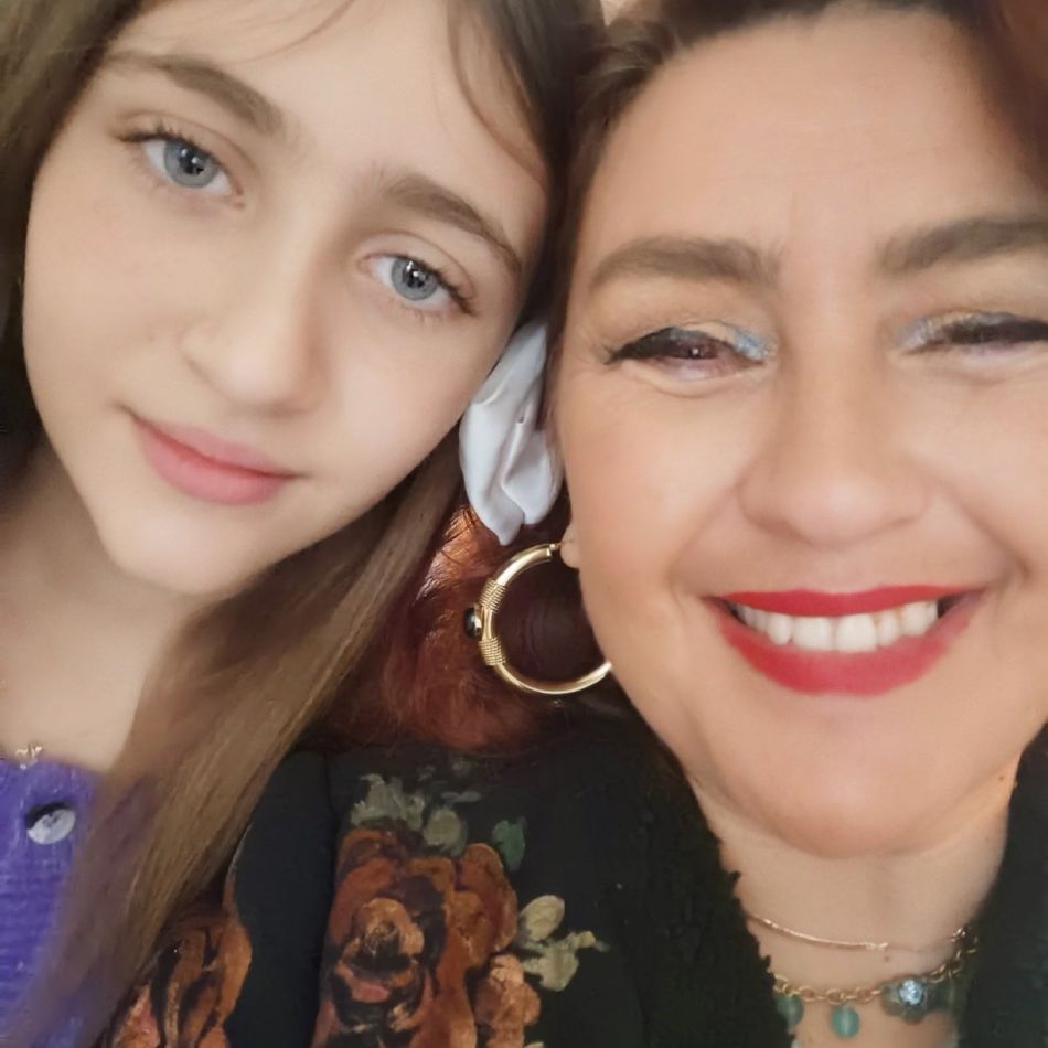 Sumayla, fiica regretatei Rona Hartner, și-a sărbătorit majoratul în Franța, alături de familie și prieteni