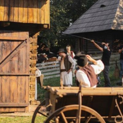 Au început filmările pentru primul lungmetraj caritabil din România: Copacul dorințelor: Amintiri din copilărie