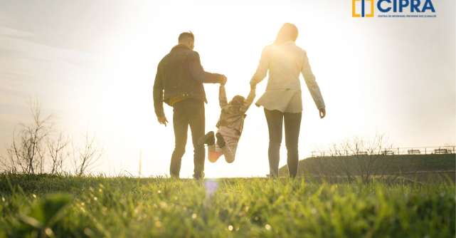 56% dintre români petrec cel mult 5 ore pe zi cu familia. Lipsa timpului,  un factor important de stres