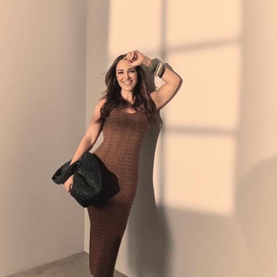 SARBATORESTE PASTELE IN HAINE NOI