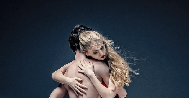 3 tipuri de manipulare pe care le folosesc barbatii cu stima de sine scazuta