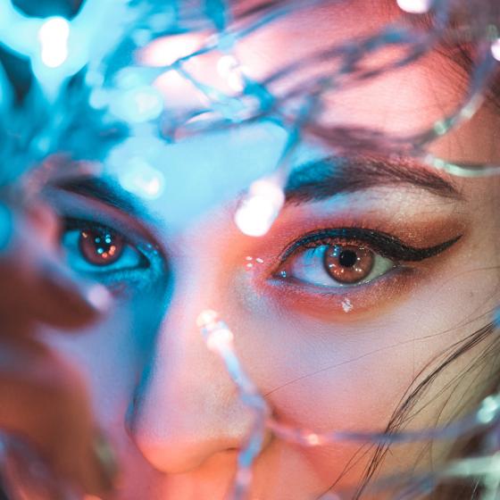 Machiajul cu tuș în stil cat-eye exagerat: ce aduce nou sezonul viitor