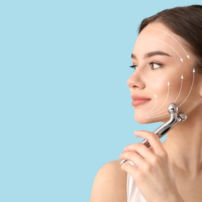 Masajul facial, secretul tenului veșnic tânăr. Cum efectuăm mișcările și ce instrumente folosim