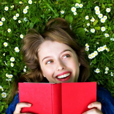 25 de cărți motivaționale care te vor face fericită