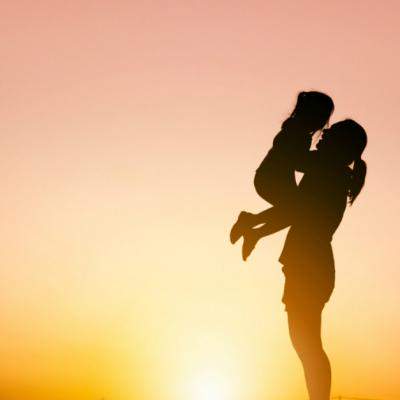 Parinte strict sau cel mai bun prieten? Iata unde trebuie sa tragi linia in relatia cu copiii tai!