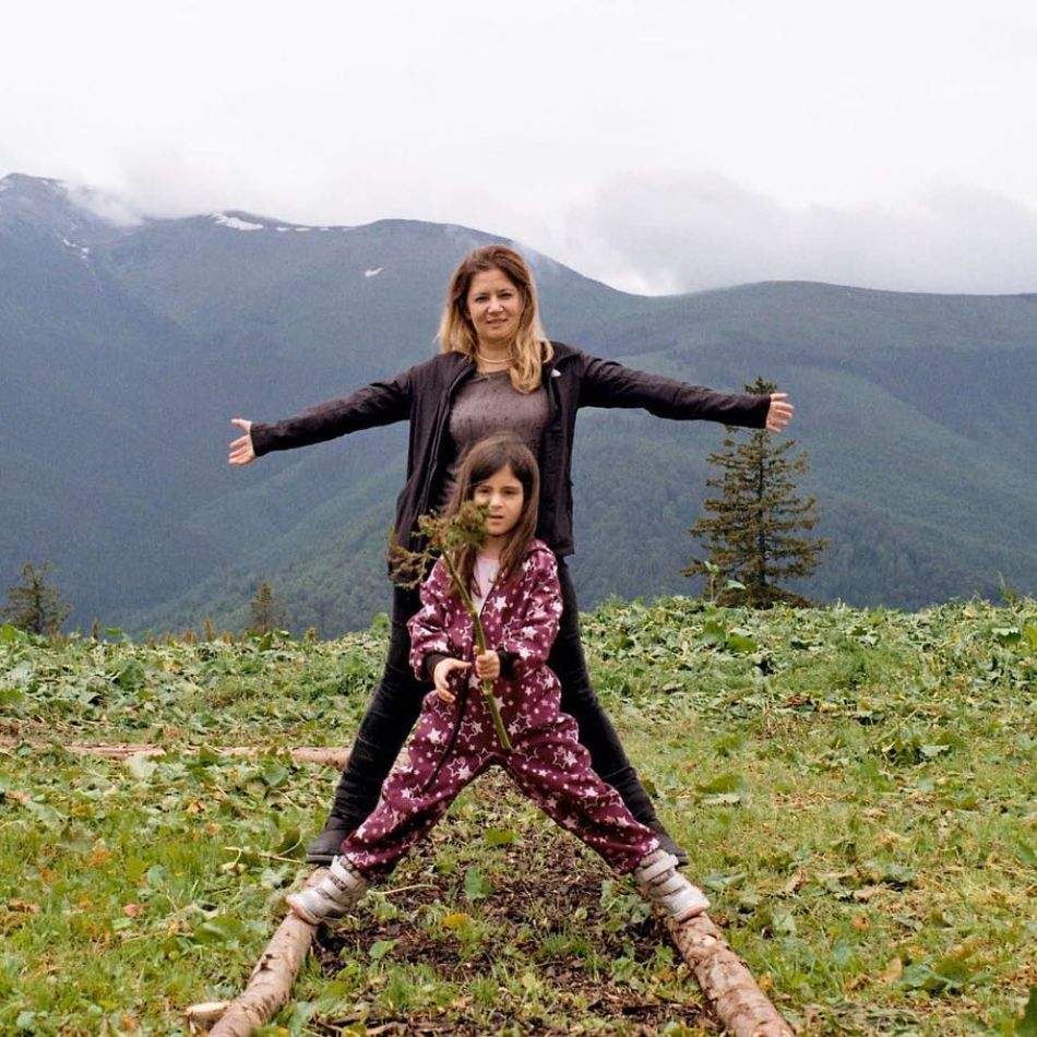 Drama prin care a trecut Amalia Enache. Vedeta și-a pierdut ambii părinți: Am fost foarte bulversată, mai mult decât tulburată..