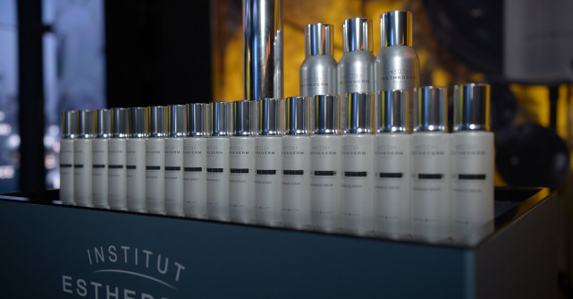 NAOS a lansat în România AGE PROTEOM™, serul longevității celulare