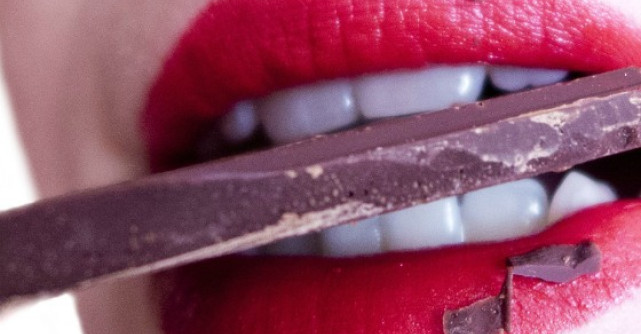 6 tehnici pentru a-ti stapani pofta de dulciuri