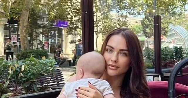 Fericirea i se citește pe chip! Corina Caciuc, imagini de senzație cu Laurențiu Reghecampf