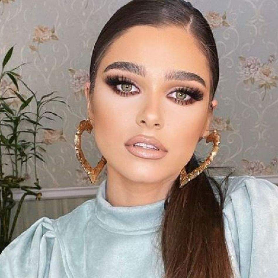 Theo Rose, prima vacanță cu micuțul Sasha! Cum s-a pozat artista în costum de baie, la o lună după ce a născut?