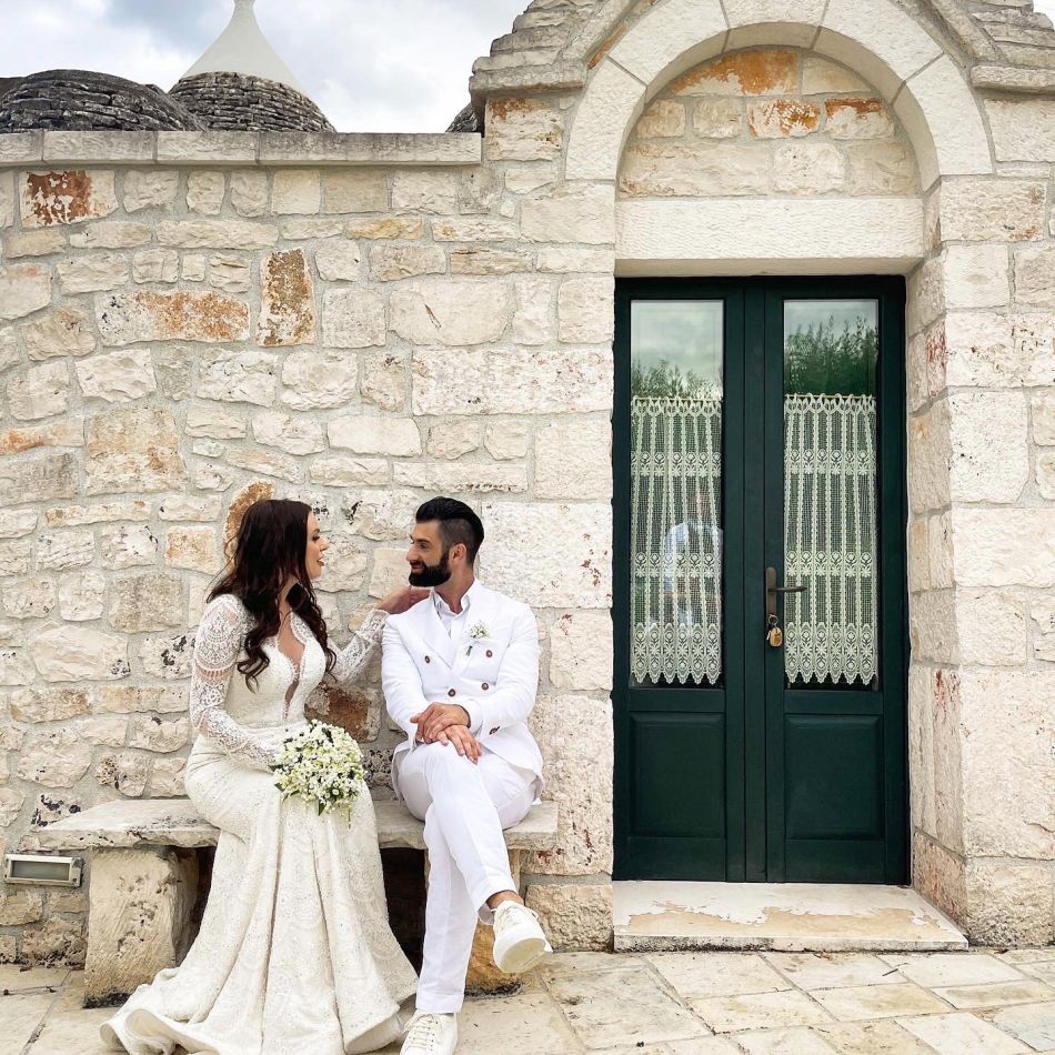 Cătălina Grama și Paul Ipate s-au căsătorit civil, în Italia. Imagini de la nunta celor doi