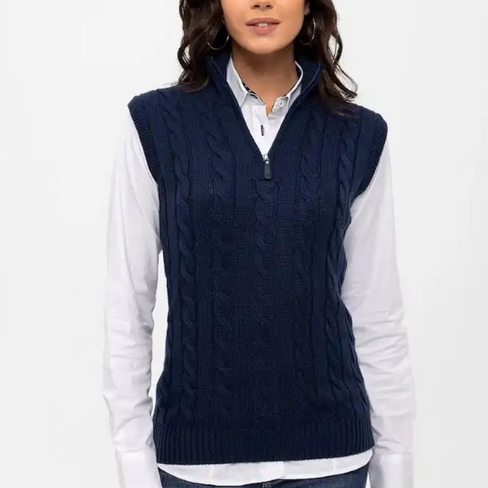 Bleumarin este NOUL negru! 20 de piese vestimentare pentru garderoba ta