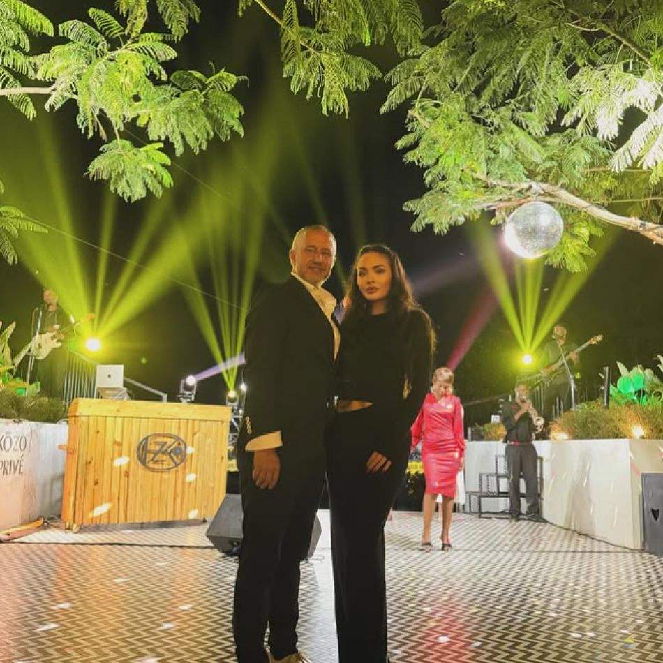 Corina Caciuc își arată pentru prima dată familia: 34 de lumânări, două inimioare și o viață pentru care sunt recunoscătoare...