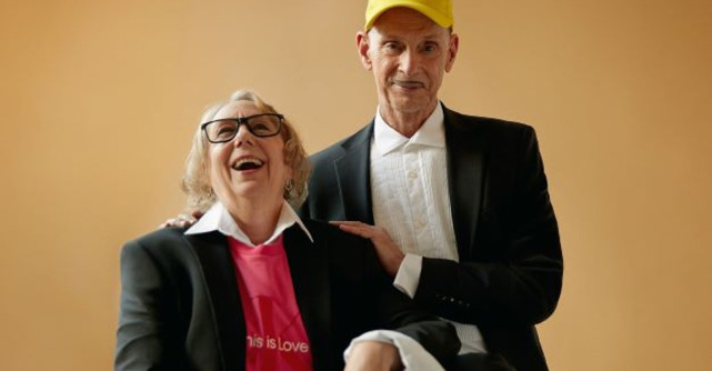 Calvin Klein celebrează familiile din comunitatea LGBTQIA+ în noua campanie „This is Love”