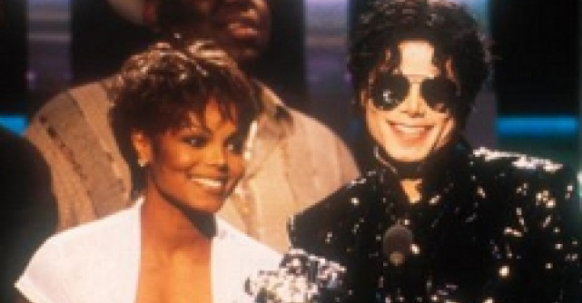 Janet Jackson isi chinuie sanii