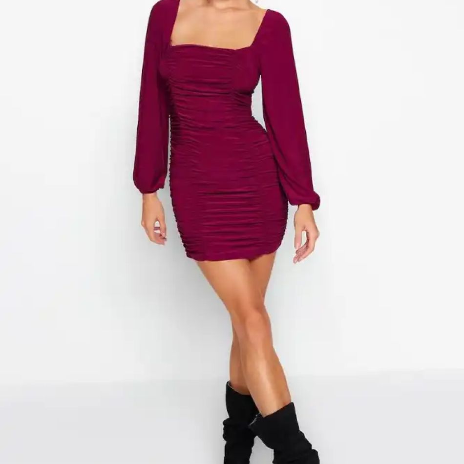 Îmbrăcată în Dragoste: Cele mai elegante rochii pentru Ziua Îndrăgostiților și Dragobete