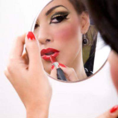 Machiaj sofisticat ultrafeminin pentru mirese