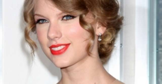 Video: Taylor Swift lanseaza Long Live